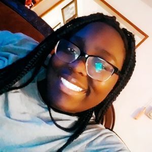 Meet your Posher, Akosua